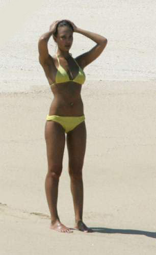 Jessica Alba sur la plage